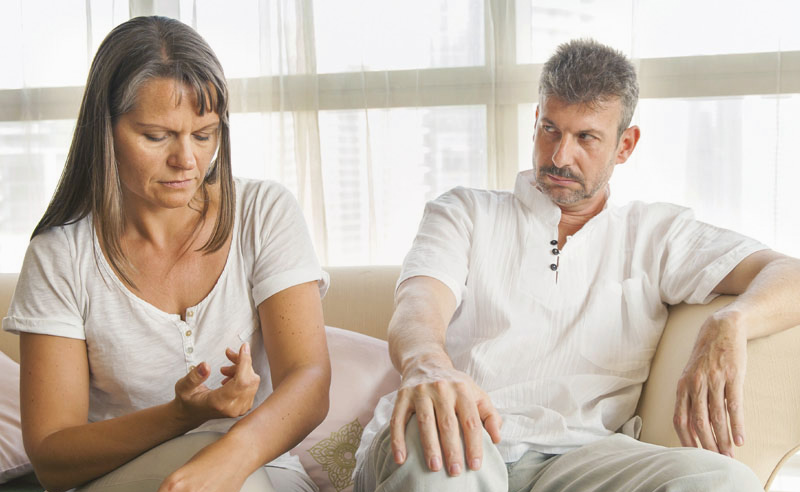 Férfi és nő - kanapén